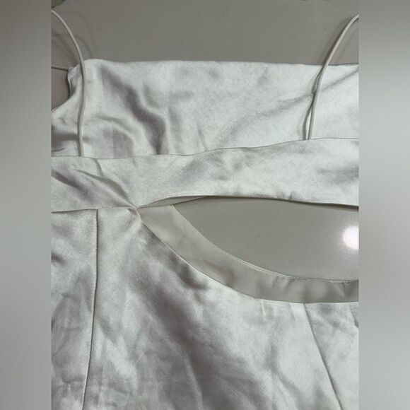 That’s so Fetch Australia white dress side cut out - Picture 4 of 8
